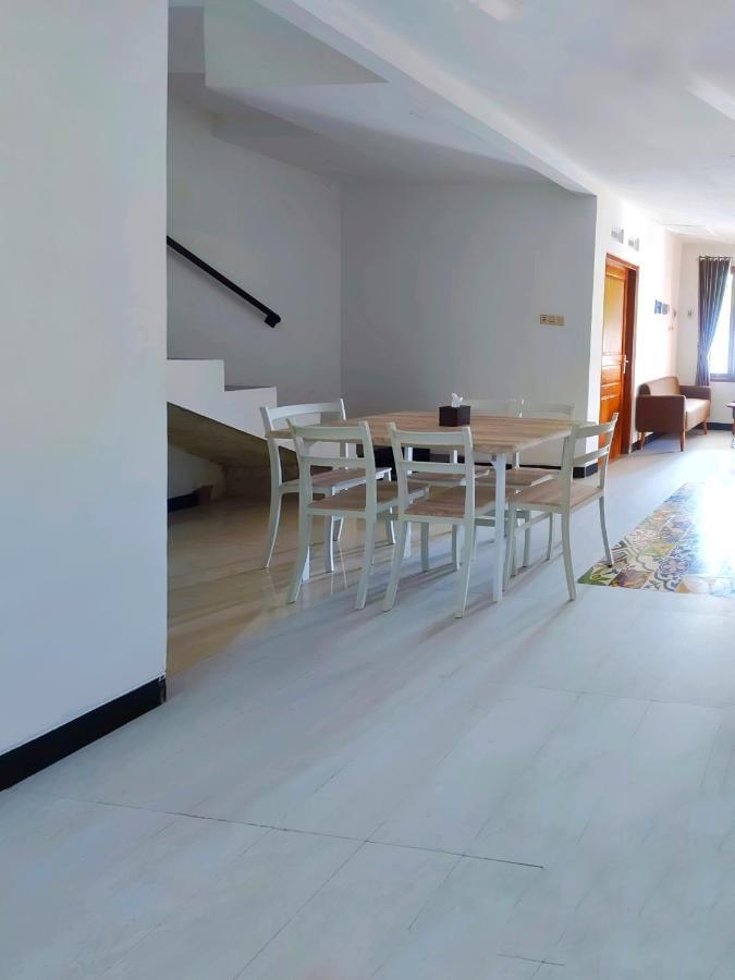 באנטול Homestay Omah Putih מראה חיצוני תמונה